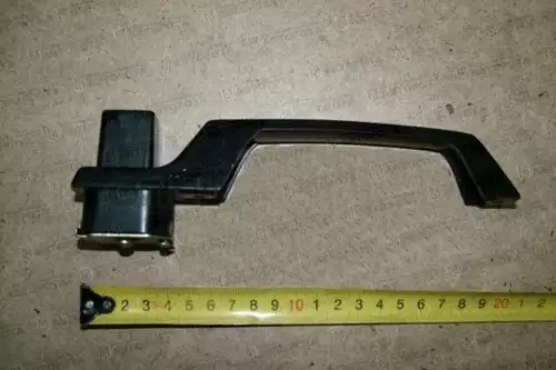 Ручка двери ПАЗ наружная левая 3205-6405100 - Авторота