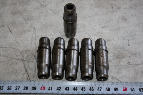 Втулка УАЗ впускного клапана направляющая 421(417)-1007032 - Авторота